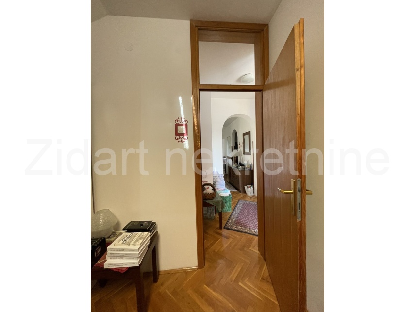 Квартира, 645 м², 100 000$ — FAKTOR